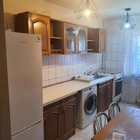 Apartament Cu 3 Camere, Foarte Spatios, Zona Umf * Kolozsvár