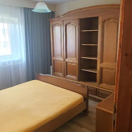 Apartament Cu 3 Camere, Foarte Spatios, Zona Umf